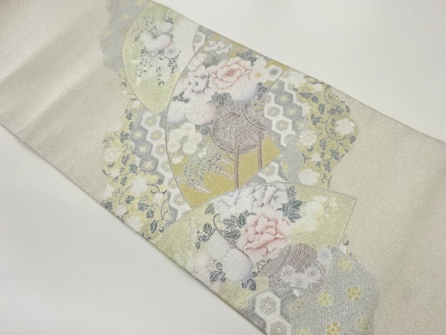 地紙に花車模様袋帯